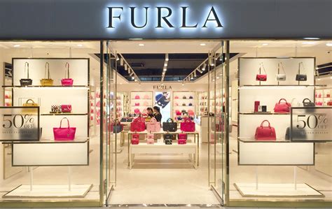 furla boutique.